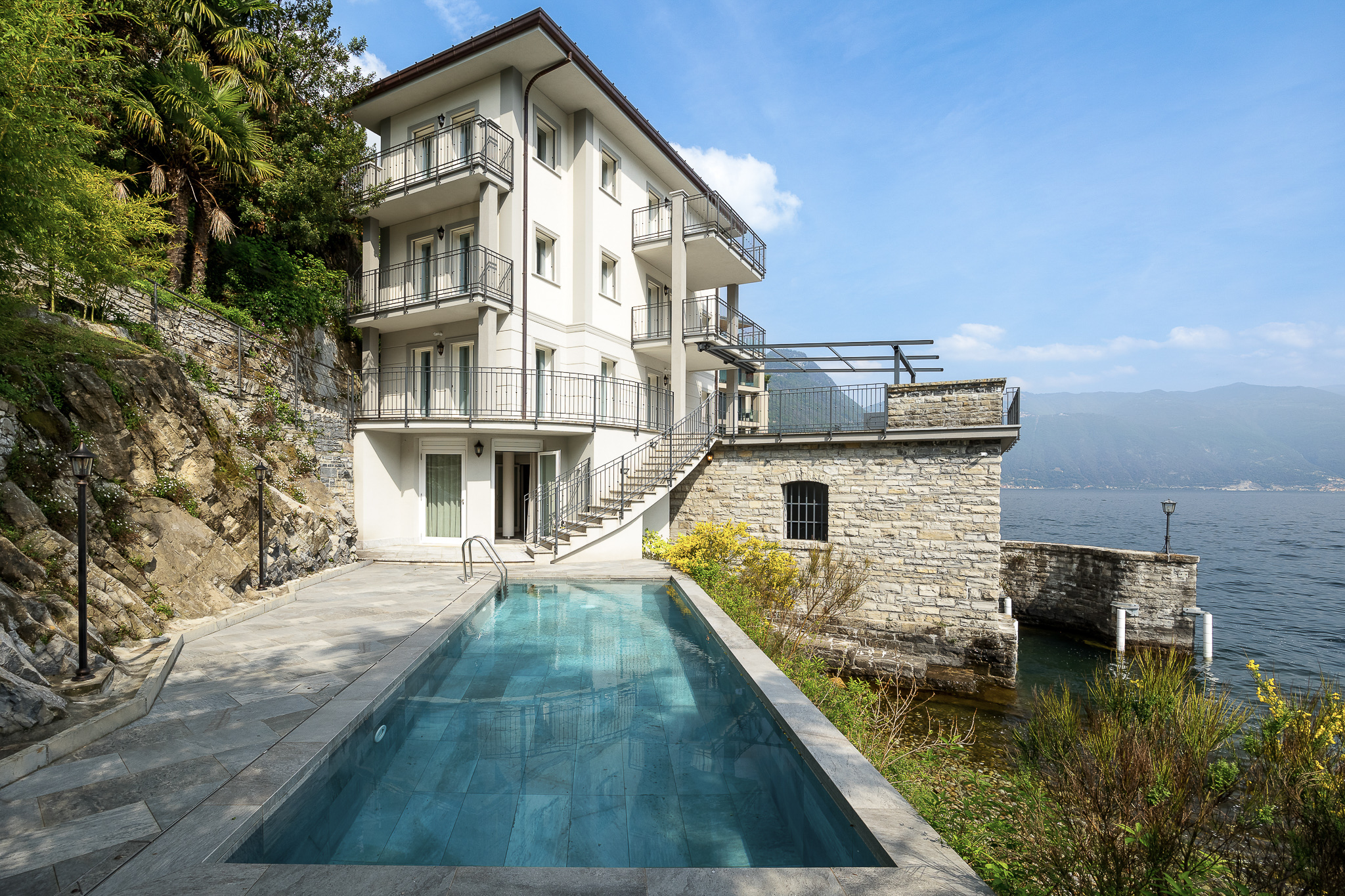 Exterior before AI LightLab blue hour glow preset